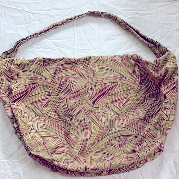 Bright print weekender bag! - Picture 3 of 5